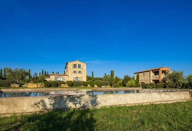 Farmhouse with garden and pool 4