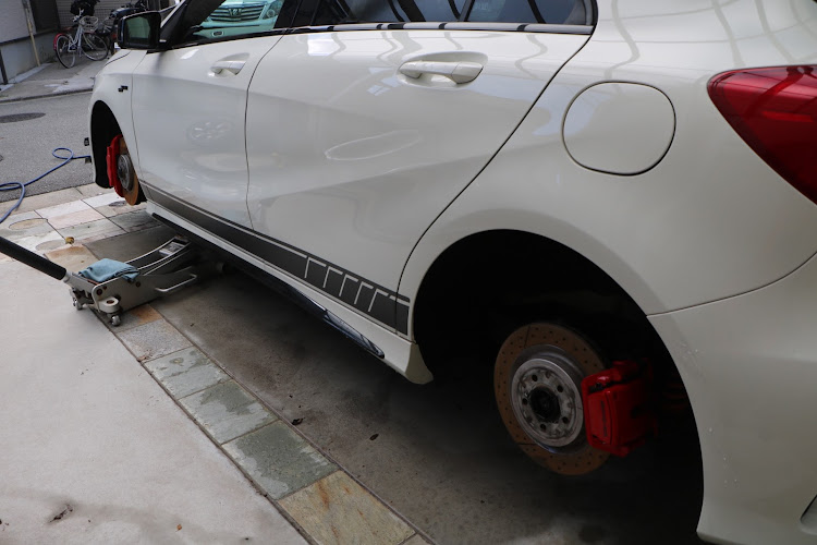Aクラスの洗車・ホイール洗浄・車高調清掃に関するカスタム事例の投稿画像2枚目