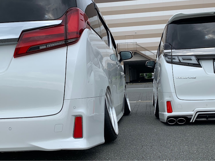 アルファードのナチュラルキャンバー・ネガティブキャンバー・エアサスはいいぞ〜！・PickUpCarsで会いましょう・乗り心地抜群に関するカスタム事例の投稿画像4枚目