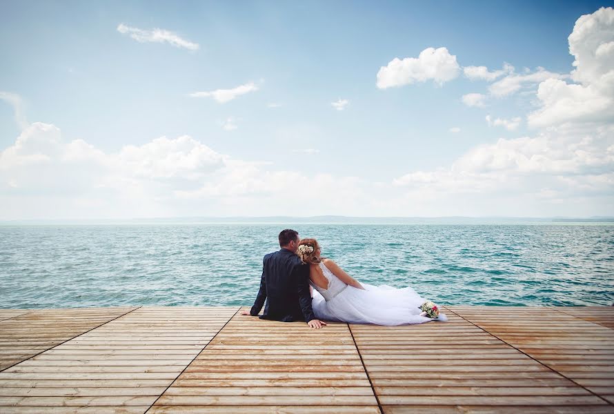 Fotógrafo de casamento Anett Bakos (anettphoto). Foto de 10 de maio 2018