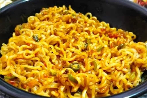 Classic Veggie Maggi [500 Ml]