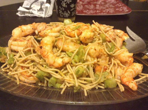 Garlic shrimp with broccoli pasta