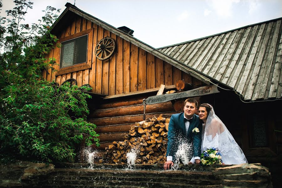 Wedding photographer Slava Kolesnikov (slavakolesnikov). Photo of 19 August 2016