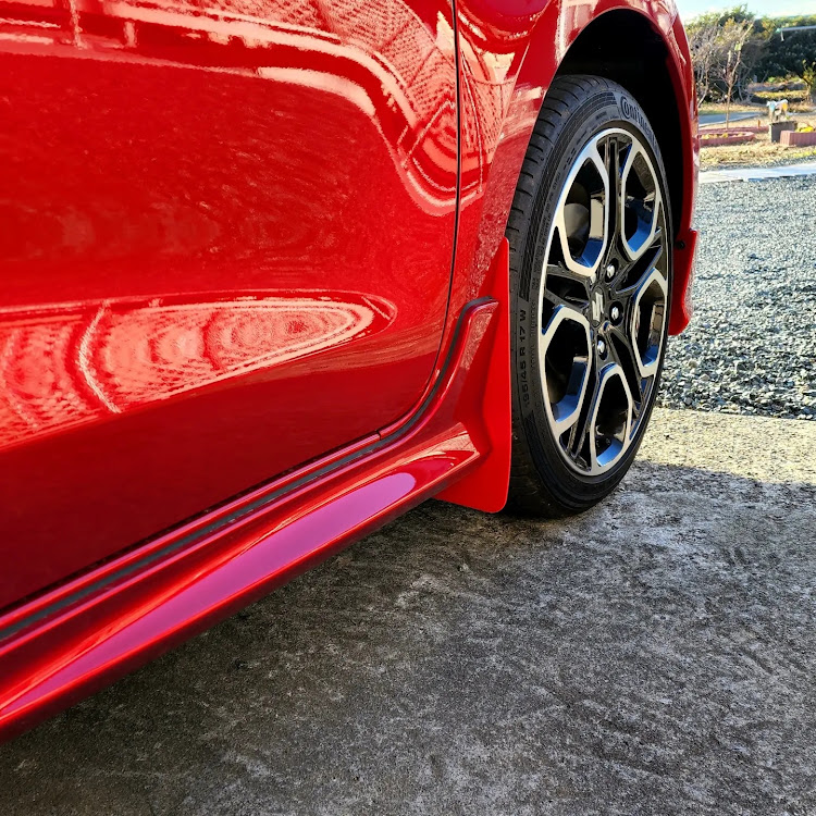 スイフトスポーツのzc33s・スイフトスポーツ・飛び石に関するカスタム事例の投稿画像1枚目