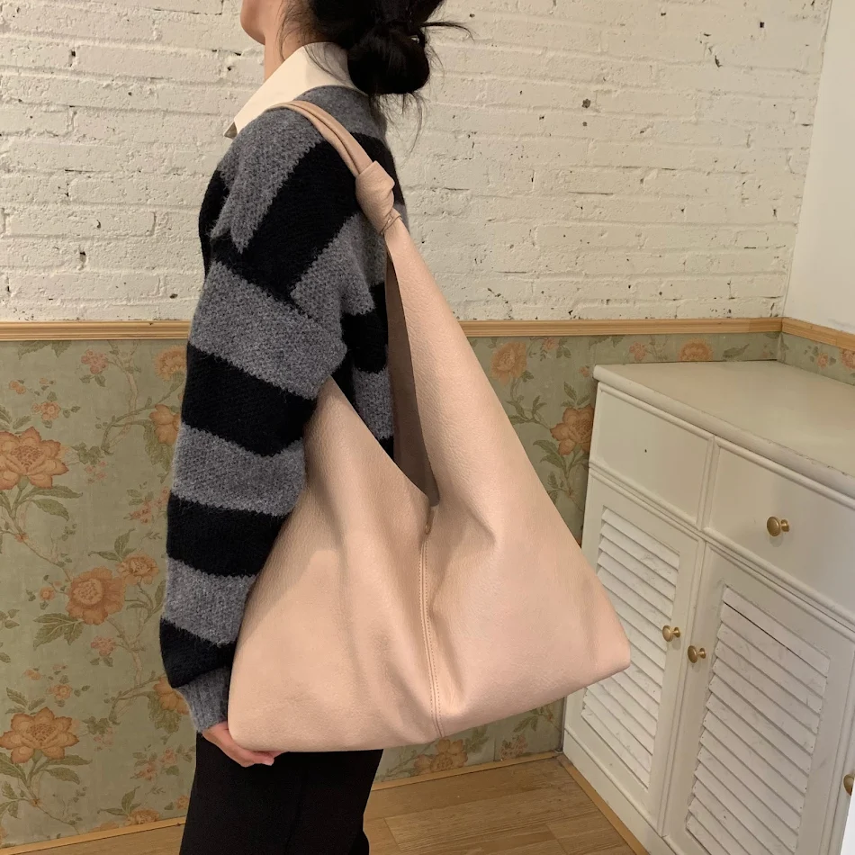 Grote Tote Bag met Zachte Knoopdetails Ruime Tas voor Dagelijks Gebruik Comfortabel en Stijlvol Draag Al Je Benodigdheden Mee