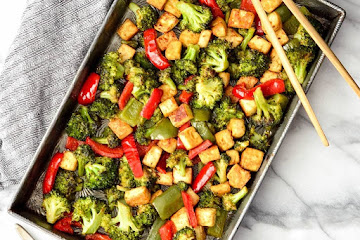 Baked Crispy Tofu & Peanut Sauce Stir Fry