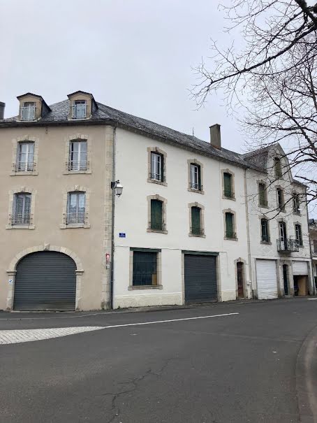 Vente maison  160 m² à Riom-ès-Montagnes (15400), 53 000 €