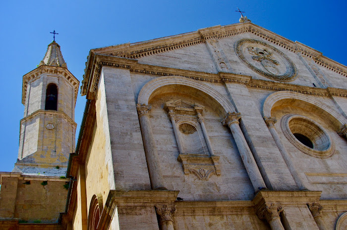 Pienza, Duomo, la concattedrale di Santa Maria Assunta, facciata e campanile