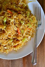 Spaghetti Squash Chow Mein was pinched from <a href="http://littlebitsof.com/2014/10/spaghetti-squash-chow-mein/" target="_blank">littlebitsof.com.</a>