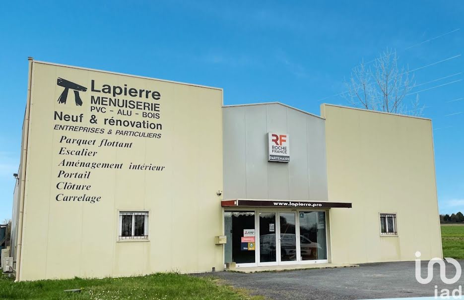 Vente locaux professionnels  450 m² à Chepniers (17210), 642 000 €