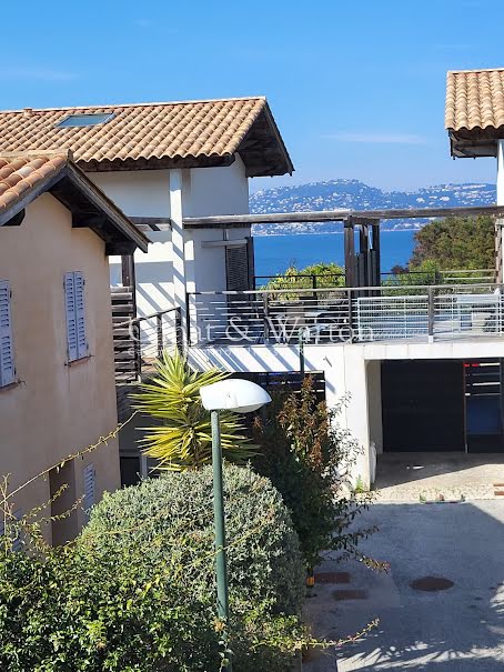 Vente villa 4 pièces 105 m² à Hyeres (83400), 690 000 €