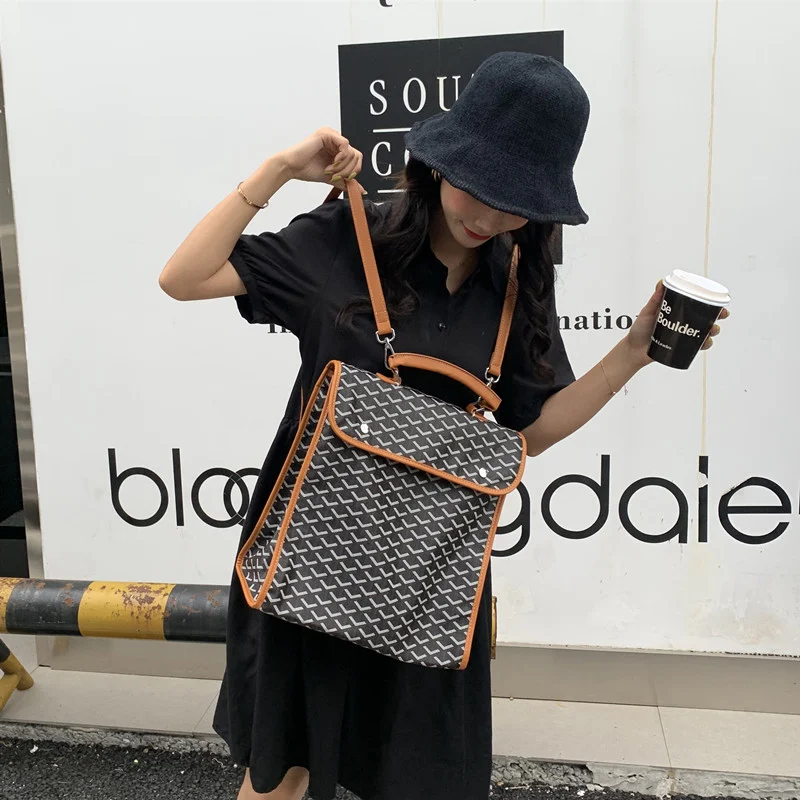 Sac à Dos Homme Style Hip Hop Mode Urbaine Design Tendance et Pratique Parfait pour le Quotidien et les Activités Extérieures Grand Espace.
