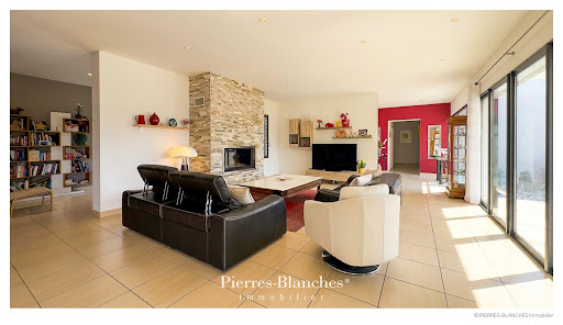 House with pool and terrace 5