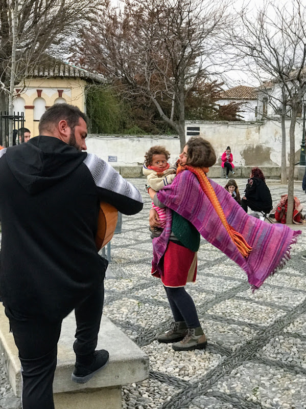 Весна в подарок (Мадрид, Андалусия, март 2018 года на общественном транспорте)