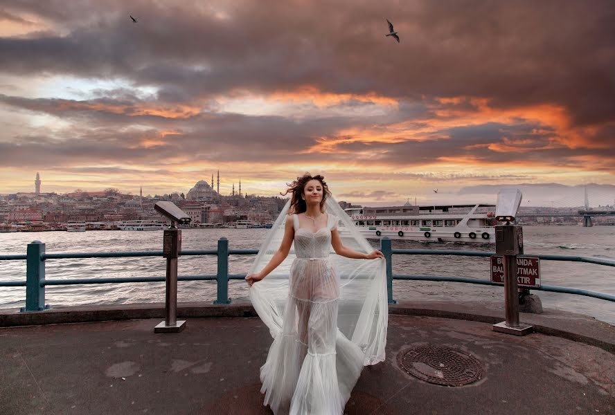 Wedding photographer Eliana Plotskaya (lanaplotskaya). Photo of 26 January 2022