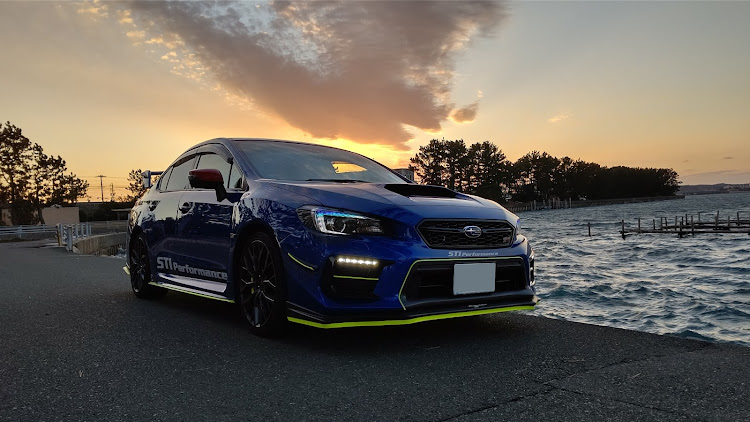 WRX STIの2019ベストショット・蛍光イエロー・WRX・浜名湖・12月エントリーに関するカスタム事例の投稿画像1枚目