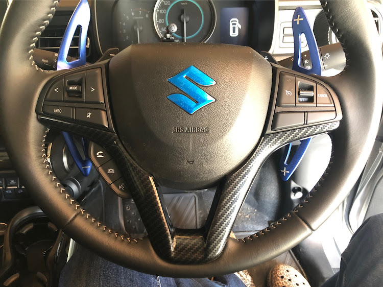 イグニスのステアリングパネルカバーに関するカスタム事例の投稿画像3枚目