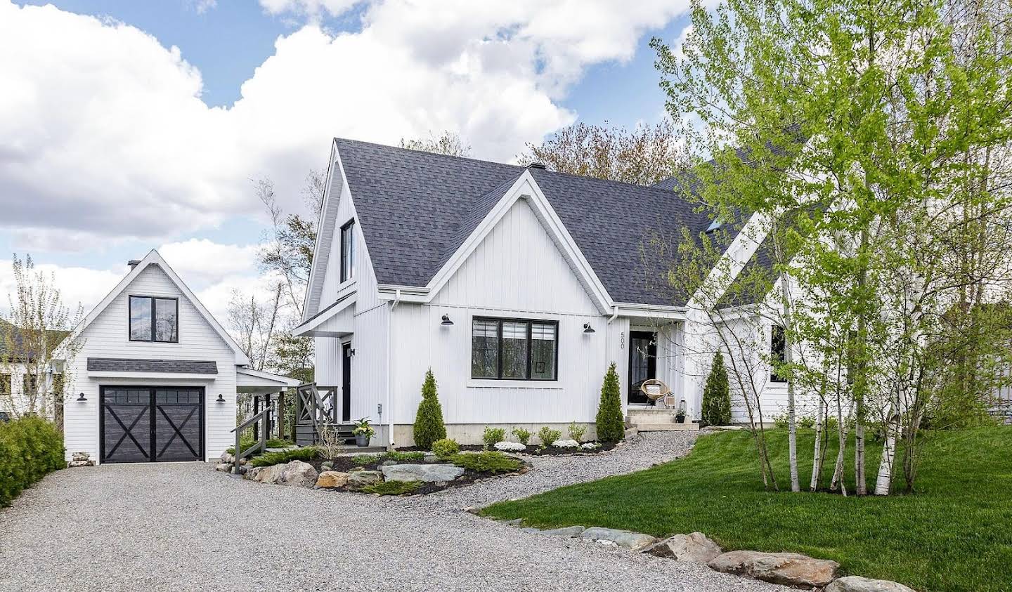 House with terrace Bromont