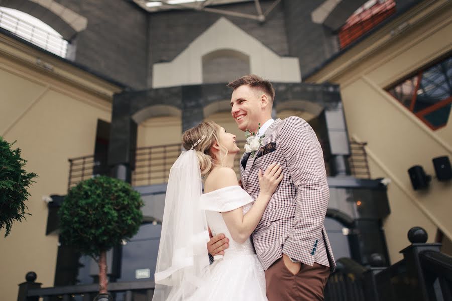 Fotógrafo de casamento Valeriy Golubkovich (iznichego). Foto de 7 de outubro 2019