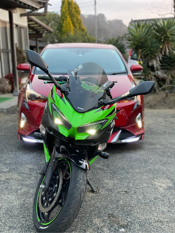 プリウスの50プリウス前期・Ninja400 KRT・朝活・TOYOTA・Kawasakiに関するカスタム事例の投稿画像2枚目