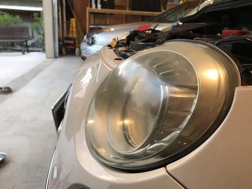 フィアット500 のdiy 整備日記 フィアット500 ガレージライフ ヘッドライト交換 に関するカスタム メンテナンスの投稿画像 車のカスタム情報はcartune