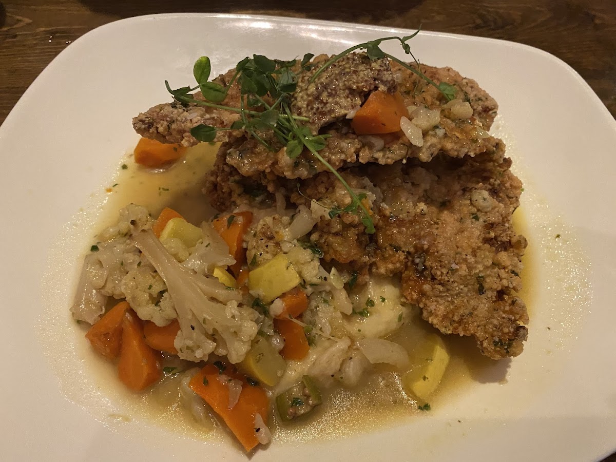 Fried GF Chicken, veges and mashed potatoes