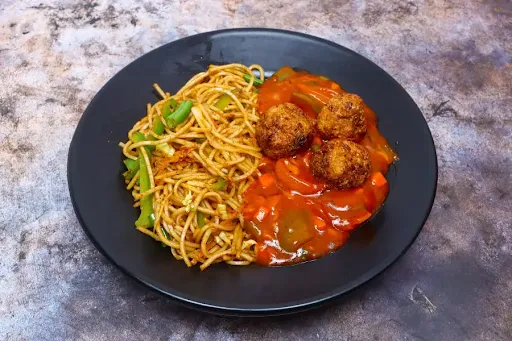 Veg Noodles With Manchurian Gravy [750 Ml]