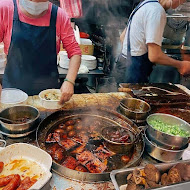 老牌張豬腳飯