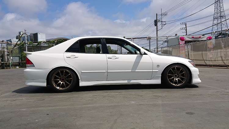 アルテッツァの藤沢Jんぼ洗車場・いつものドライブ・半顔、半ケツ同盟・ラッキーストライクのジッポに関するカスタム事例の投稿画像9枚目