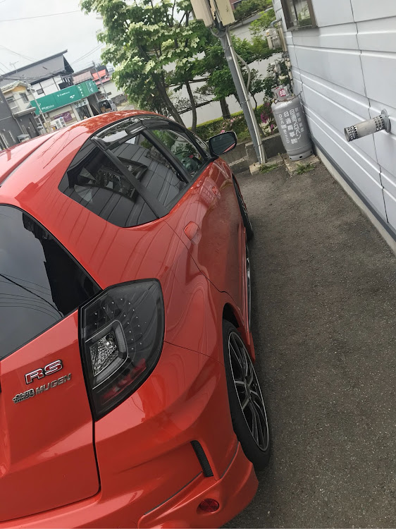 フィットのフィットRS・ホイール交換に関するカスタム事例の投稿画像1枚目