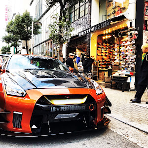 NISSAN GT-R