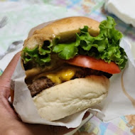 THEFREEN BURGER 樂檸漢堡(遠東巨城門市)