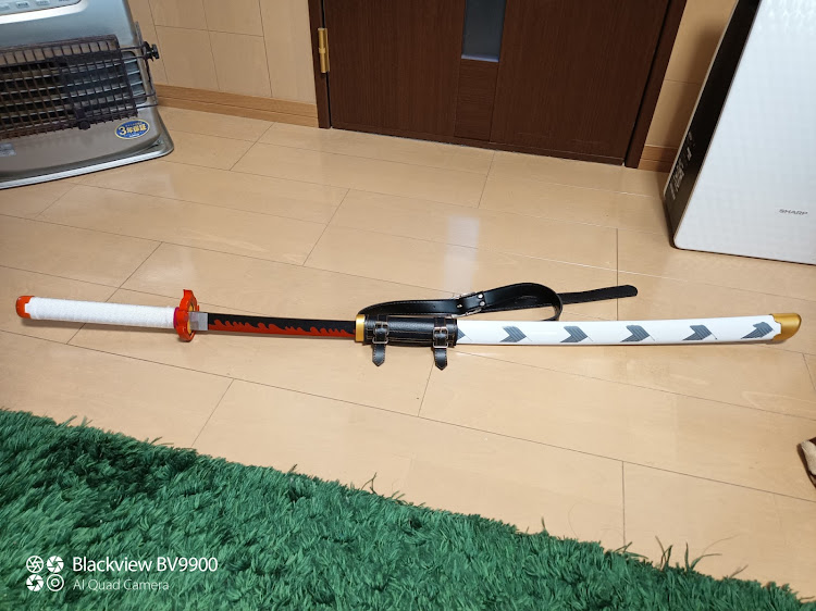 エスクァイアのヤリス　ハイブリッド　GR YARIS 鬼滅　秋水　刀　モンハン　ドラゴンクエスト　ロト　天空に関するカスタム事例の投稿画像4枚目
