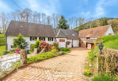 Maison avec piscine et jardin 14