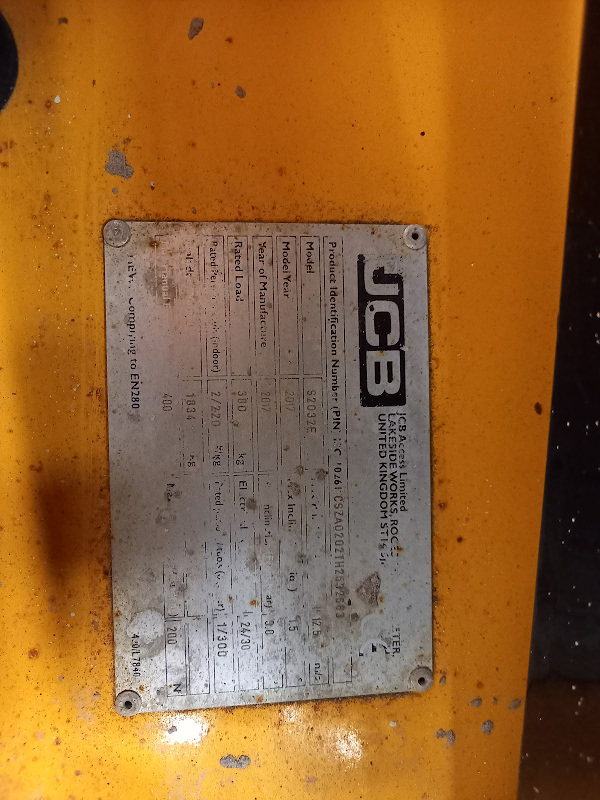 Picture of a JCB S2032E