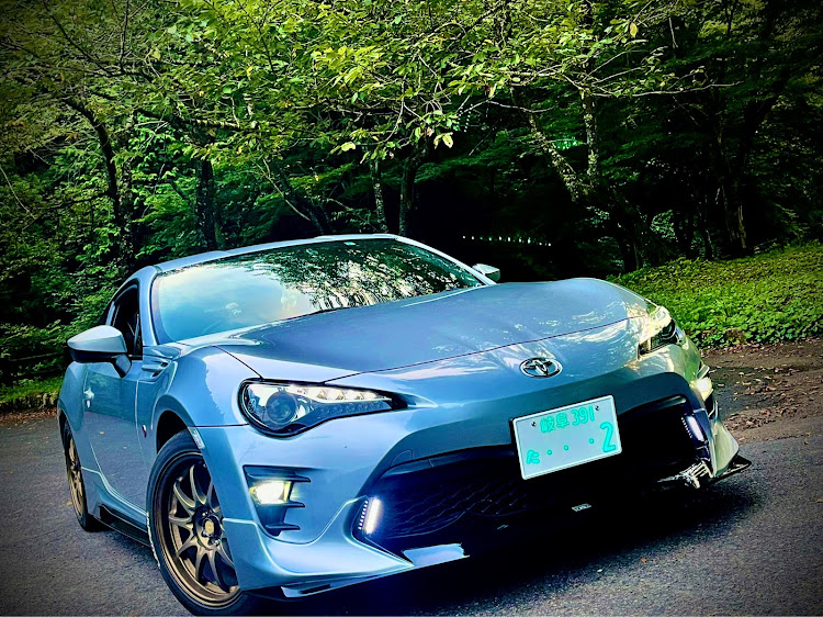 86の86 zn6・86後期GT・かわいい相棒・アイスシルバーメタリック・TRDエアロに関するカスタム事例の投稿画像3枚目