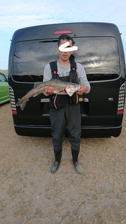 ハイエースワゴンの夜釣りに関するカスタム事例の投稿画像1枚目