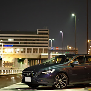 V40 D4