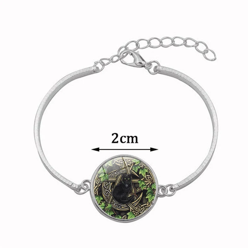 Conjunto Colar, Brincos e Pulseira Meia Lua. Adicione elegância com este conjunto. Perfeito para realçar sua beleza natural e um presente inesquecível.