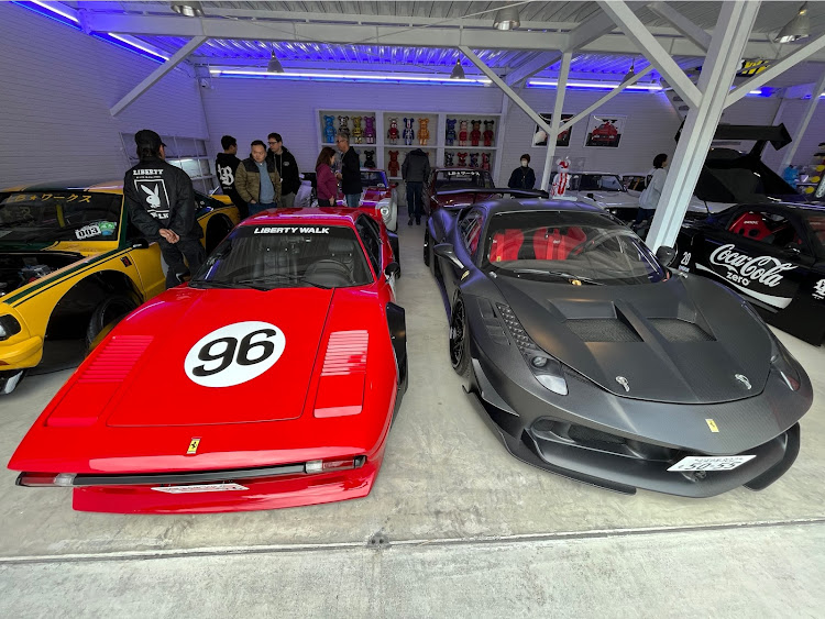 Keiko Z34さんが投稿したリバティーウォーク・リバティーウォーク R35 GT-R・ダットサンスポーツカークラブ・大人の社会見学に関するカスタム事例の投稿画像4枚目