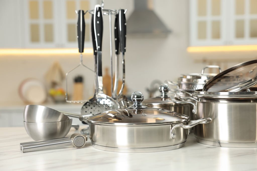 Peralatan dapur yang terbuat dari stainless steel 