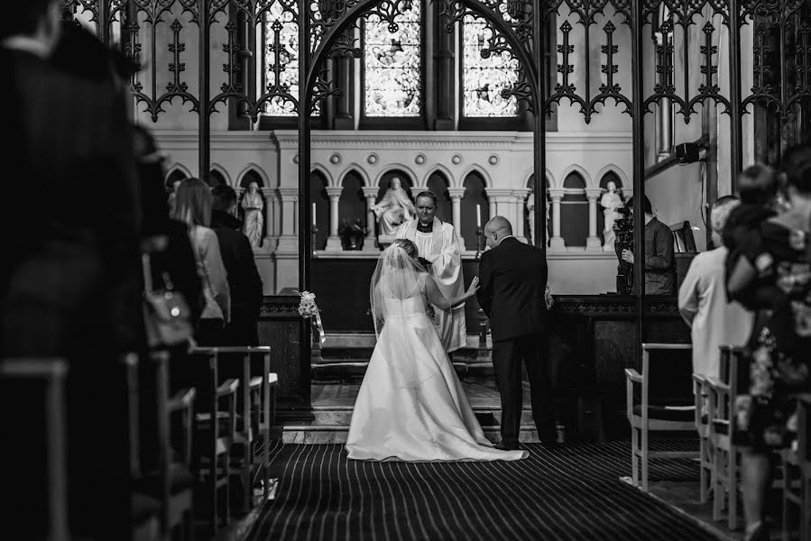 Fotógrafo de casamento Fiona Saxton (fionasaxtonphoto). Foto de 10 de junho 2019