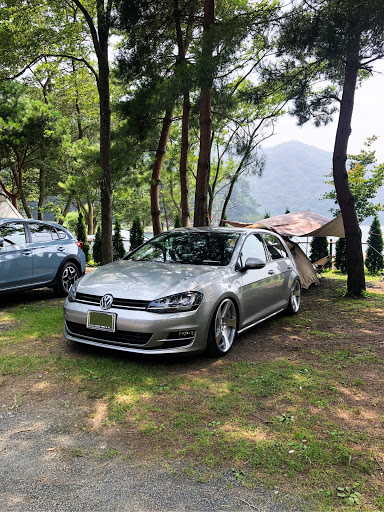 ゴルフ7 のvwgolf7 キャンプ Airforcesuspension ドイツ車に関するカスタム メンテナンスの投稿画像 車 のカスタム情報はcartune