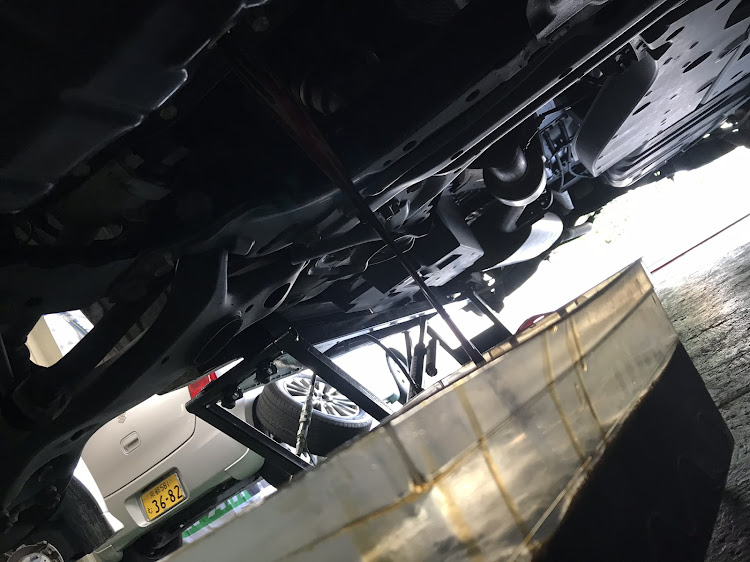 ハママツオートさんが投稿したハリアー・京都車検・ブレーキオイル・エンジンオイル交換・エアクリーナー交換に関するカスタム事例の投稿画像4枚目