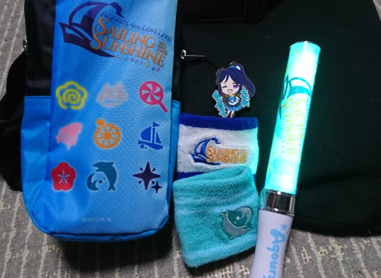 スカイラインの車内撮影・aqours・ラブライブサンシャイン・LED・字光式ナンバーに関するカスタム事例の投稿画像3枚目