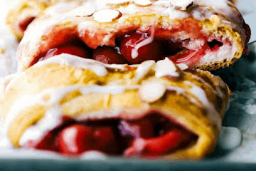 Cherry Almond Cream Cheese Breakfast Braid