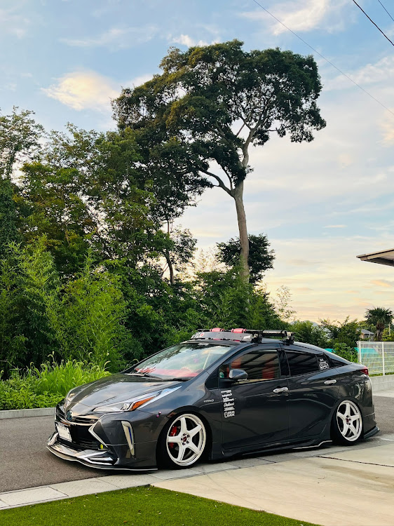 プリウスのHYBRID STYLE🚗・8月もよろしくお願いします・朝やけとプリウス・夜勤終わりに関するカスタム事例の投稿画像1枚目