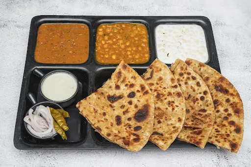 Aloo Pyaz Paratha Thali.