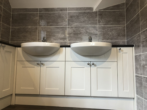 Using as much space as possible with fitted furniture 