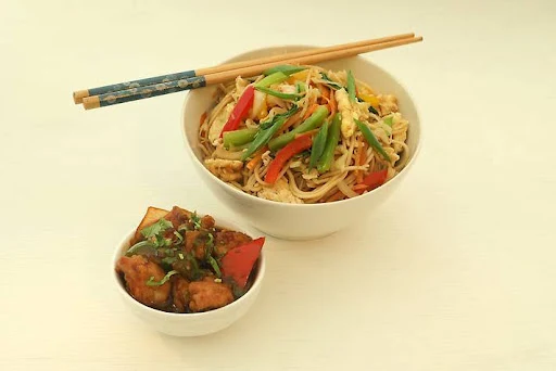 Chicken Hakka Noodles With Chicken Manchurian